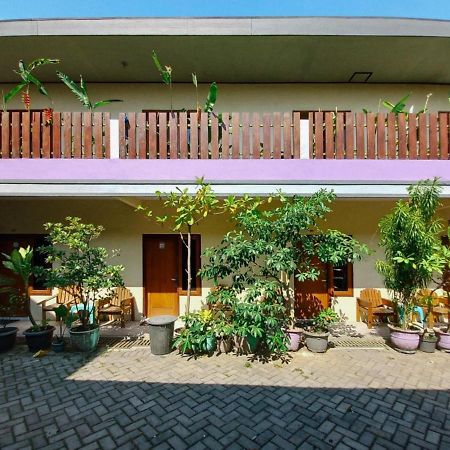 Hotel Gerung 2 Near Luwes Mall Nganjuk Mitra Reddoorz 외부 사진