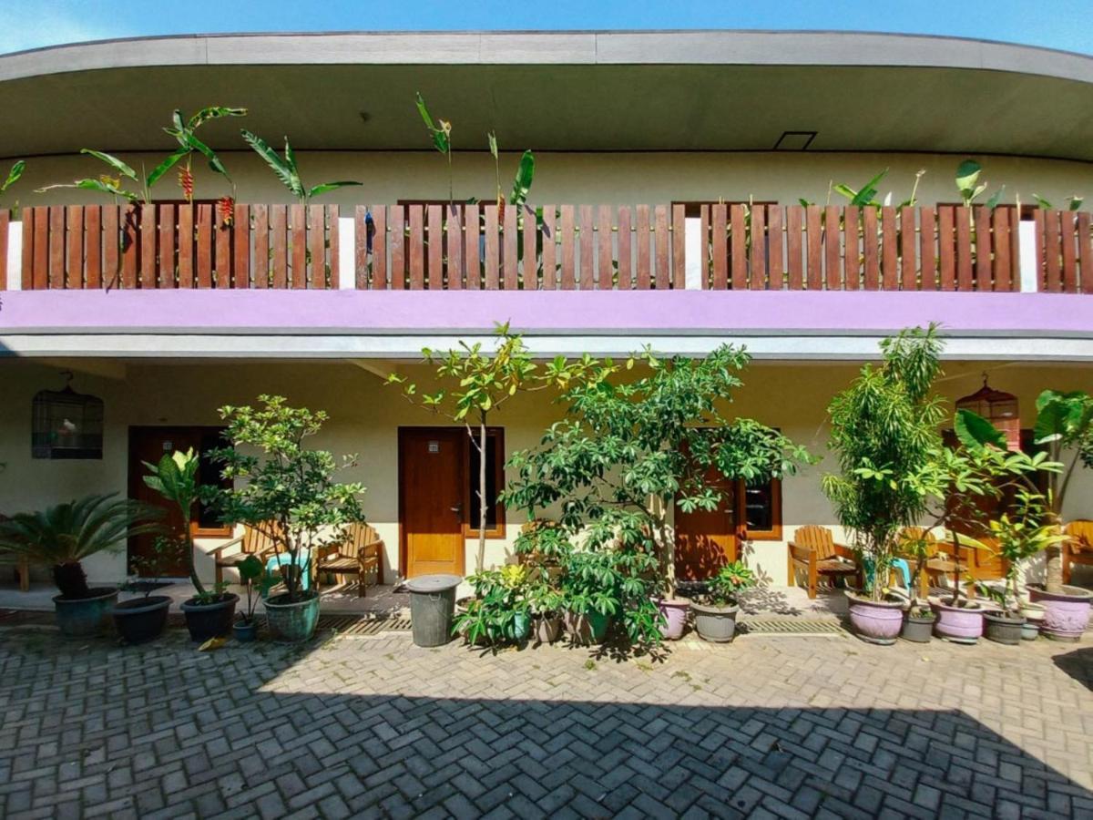 Hotel Gerung 2 Near Luwes Mall Nganjuk Mitra Reddoorz 외부 사진